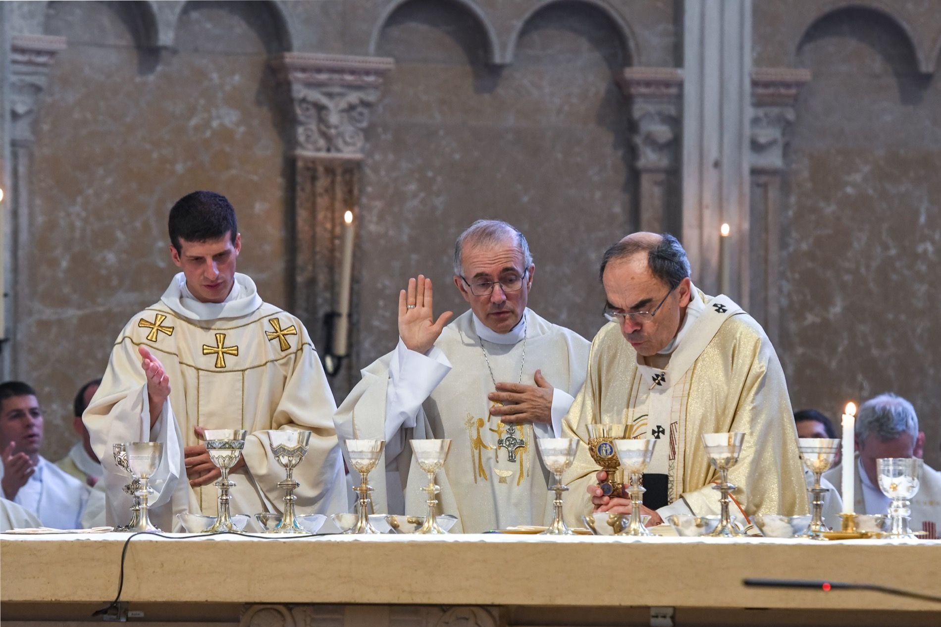 Ordination sacerdotale de Luc et Marc